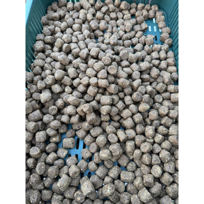 Kulki proteinowe "Oval pellet" B Power Fish 3 kg 18 mm